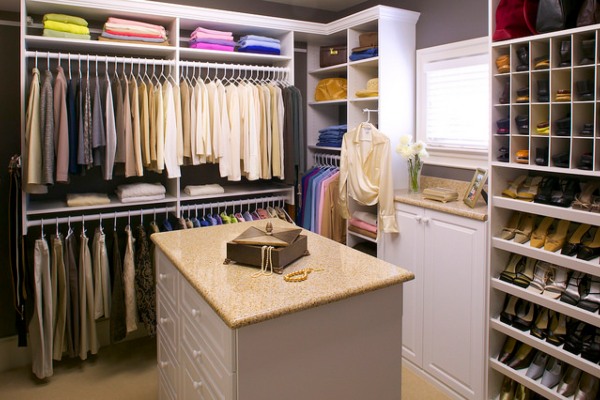 Cluttered-free Closet